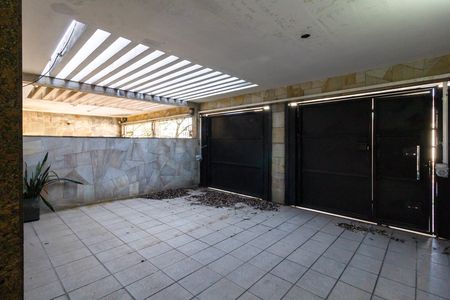 Garagem de casa para alugar com 3 quartos, 250m² em Jardim Bom Clima, Guarulhos