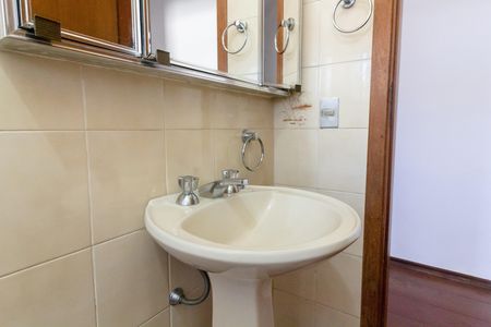 Banheiro 2 de casa para alugar com 3 quartos, 250m² em Jardim Bom Clima, Guarulhos