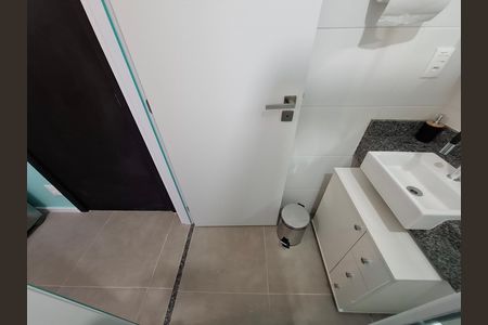 Banheiro  de kitnet/studio para alugar com 1 quarto, 80m² em Centro, Rio de Janeiro