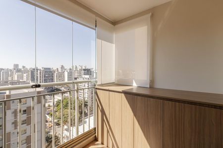Sacada de kitnet/studio para alugar com 1 quarto, 35m² em Indianópolis, São Paulo