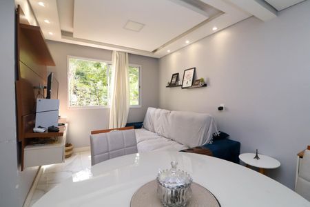 Sala  de apartamento para alugar com 2 quartos, 43m² em Jardim Helga, São Paulo