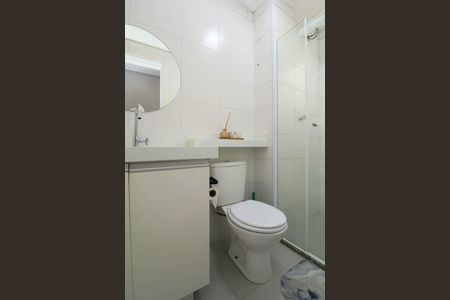 Banheiro  de apartamento para alugar com 2 quartos, 43m² em Jardim Helga, São Paulo