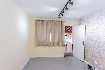 Casa à venda com 2 quartos, 81m² em Jardim Santa Monica, São Paulo