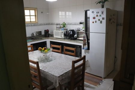 Casa para alugar com 123m², 3 quartos e 2 vagasCozinha