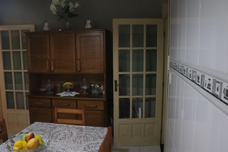 Casa para alugar com 123m², 3 quartos e 2 vagasCozinha