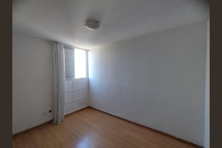 Quarto  de apartamento para alugar com 2 quartos, 64m² em Parque Bristol, São Paulo