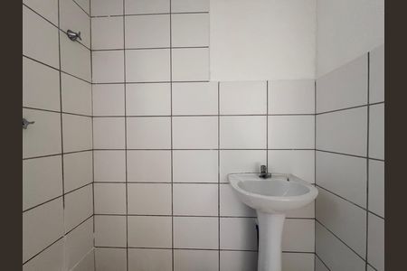 Banheiro Social de apartamento à venda com 2 quartos, 45m² em Nacional, Contagem