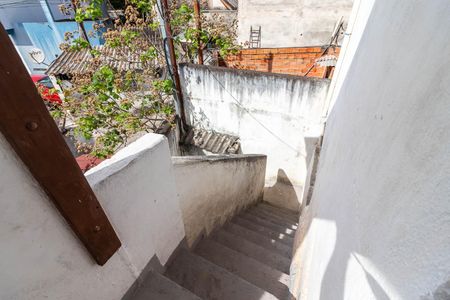 Escada de casa para alugar com 2 quartos, 50m² em Vila Continental, São Paulo