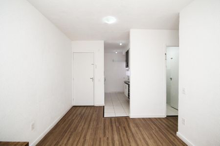 Sala de apartamento para alugar com 2 quartos, 40m² em Jardim Petropolis, Cotia