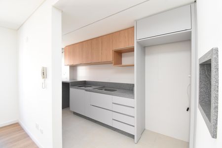Sala/Cozinha de apartamento à venda com 3 quartos, 71m² em Santo Inácio, Curitiba
