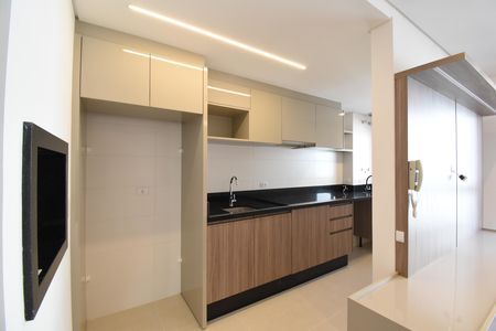 Sala/Cozinha de apartamento à venda com 3 quartos, 71m² em Santo Inácio, Curitiba
