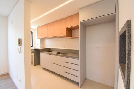 Sala/Cozinha de apartamento à venda com 3 quartos, 71m² em Santo Inácio, Curitiba