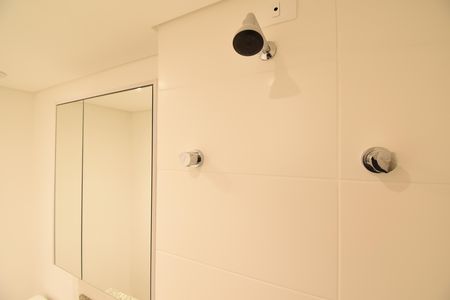 Banheiro 2 de apartamento à venda com 3 quartos, 71m² em Santo Inácio, Curitiba