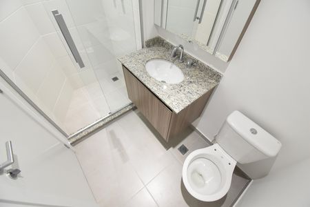 Banheiro 2 de apartamento à venda com 3 quartos, 71m² em Santo Inácio, Curitiba