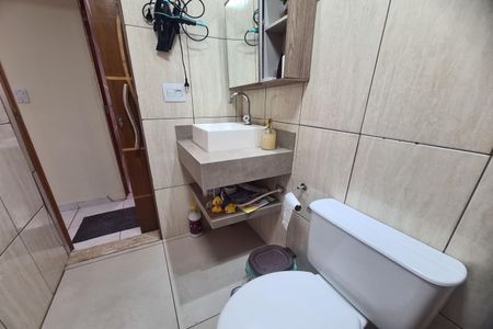 Banheiro de apartamento para alugar com 2 quartos, 50m² em Jardim Imperador (zona Leste), São Paulo