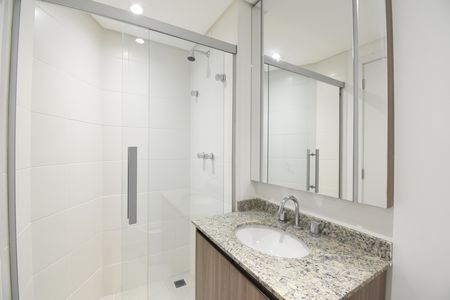 Banheiro 2 de apartamento à venda com 3 quartos, 71m² em Santo Inácio, Curitiba