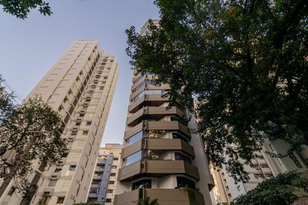 Fachada de kitnet/studio para alugar com 3 quartos, 160m² em Indianópolis, São Paulo