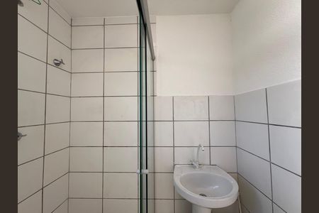 Banheiro Social de apartamento à venda com 2 quartos, 45m² em Vale das Amendoeiras, Contagem