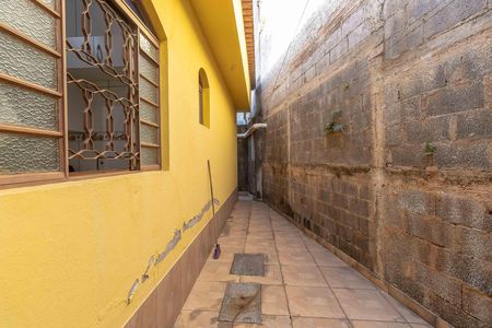 Corredor de casa à venda com 3 quartos, 360m² em Jaqueline, Belo Horizonte