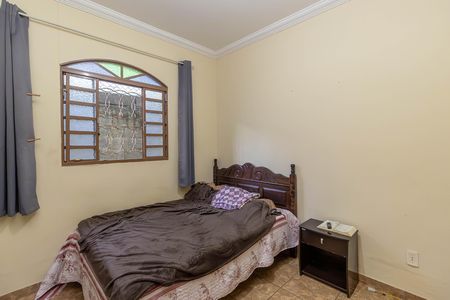 Casa à venda com 360m², 3 quartos e 3 vagas Casa à venda com 360m², 3 quartos e 3 vagasQuarto 2