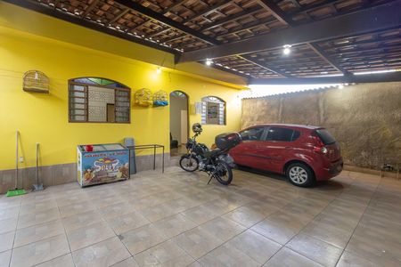 Garagem de casa à venda com 3 quartos, 360m² em Jaqueline, Belo Horizonte