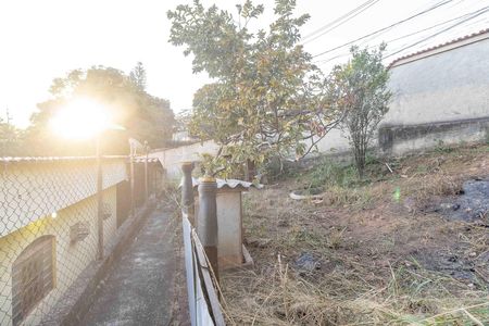 Quintal de casa à venda com 3 quartos, 360m² em Jaqueline, Belo Horizonte