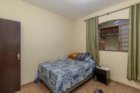 Casa à venda com 360m², 3 quartos e 3 vagas Casa à venda com 360m², 3 quartos e 3 vagasQuarto 1