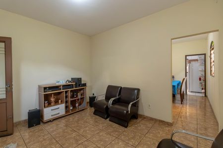 Casa à venda com 360m², 3 quartos e 3 vagas Casa à venda com 360m², 3 quartos e 3 vagasSala