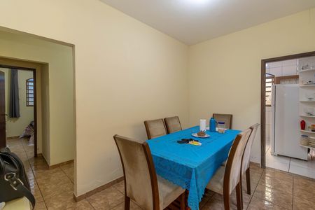 Casa à venda com 360m², 3 quartos e 3 vagas Casa à venda com 360m², 3 quartos e 3 vagasSala de Jantar