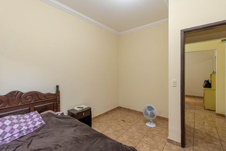 Casa à venda com 360m², 3 quartos e 3 vagas Casa à venda com 360m², 3 quartos e 3 vagasQuarto 2
