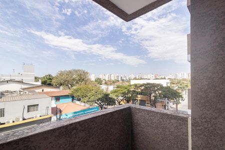 Varanda de kitnet/studio para alugar com 1 quarto, 27m² em Moema, São Paulo