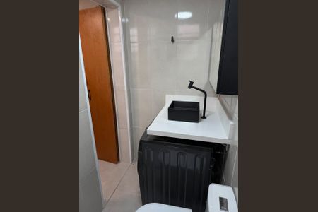 Banheiro de apartamento para alugar com 1 quarto, 37m² em Chácara Inglesa, São Paulo