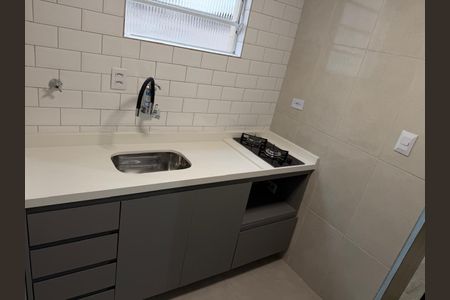 Cozinha de apartamento para alugar com 1 quarto, 37m² em Chácara Inglesa, São Paulo
