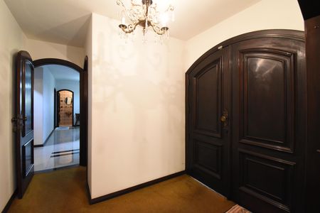 Casa à venda com 418m², 5 quartos e 4 vagasSala