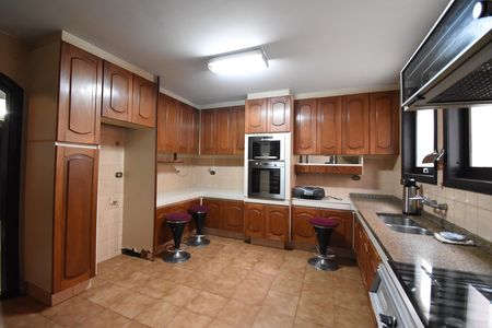 Casa à venda com 418m², 5 quartos e 4 vagasCozinha