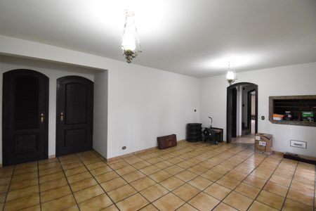 Casa à venda com 418m², 5 quartos e 4 vagasÁrea com Churrasqueira