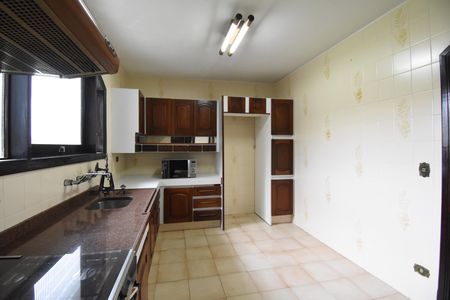 Casa à venda com 418m², 5 quartos e 4 vagasCozinha 2
