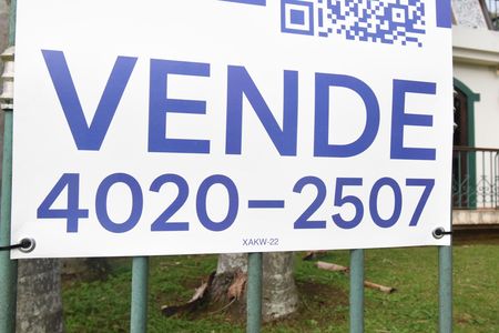 Casa à venda com 418m², 5 quartos e 4 vagasCódigo XAKW-22