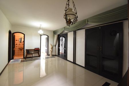 Casa à venda com 418m², 5 quartos e 4 vagasSala 2