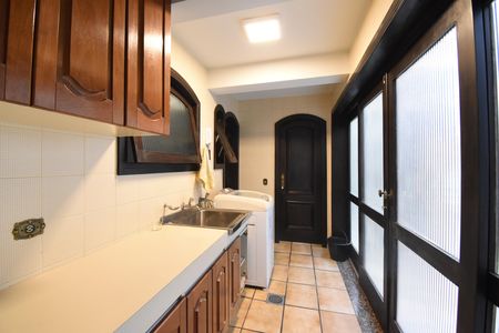 Casa à venda com 418m², 5 quartos e 4 vagasÁrea de Serviço