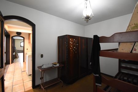 Casa à venda com 418m², 5 quartos e 4 vagasQuarto de Serviço