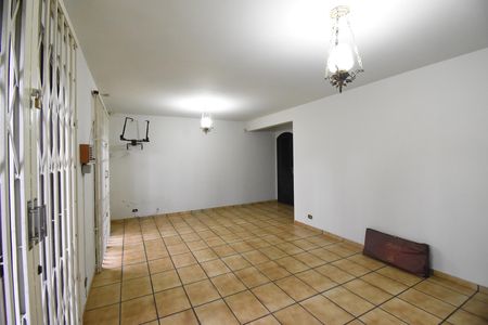 Casa à venda com 418m², 5 quartos e 4 vagasÁrea com Churrasqueira