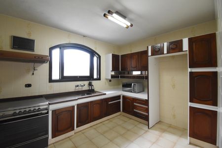 Casa à venda com 418m², 5 quartos e 4 vagasCozinha 2