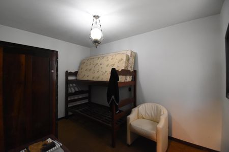 Casa à venda com 418m², 5 quartos e 4 vagasQuarto de Serviço