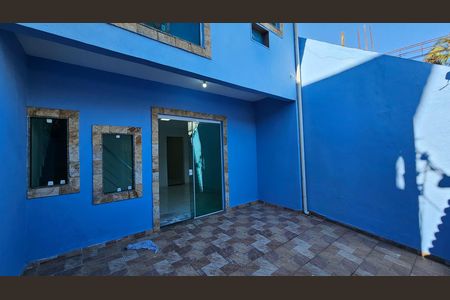 Garagem de casa para alugar com 3 quartos, 130m² em Olinda, Nilópolis