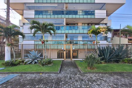 Apartamento para alugar com 260m², 3 quartos e 3 vagas Apartamento para alugar com 260m², 3 quartos e 3 vagasFachada