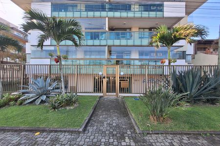 Apartamento para alugar com 260m², 3 quartos e 3 vagas Apartamento para alugar com 260m², 3 quartos e 3 vagasFachada