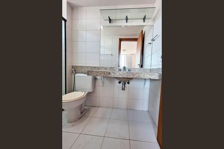 Apartamento para alugar com 260m², 3 quartos e 3 vagas Apartamento para alugar com 260m², 3 quartos e 3 vagasBanheiro da Suíte 1