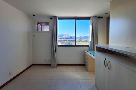 Apartamento para alugar com 260m², 3 quartos e 3 vagas Apartamento para alugar com 260m², 3 quartos e 3 vagasSuíte 2