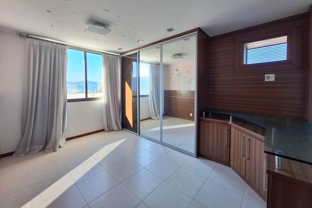 Apartamento para alugar com 260m², 3 quartos e 3 vagas Apartamento para alugar com 260m², 3 quartos e 3 vagasSuíte 1